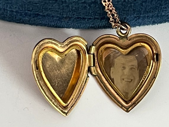 Vintage Rose Gold Filled Etched Heart Locket on 1… - image 6