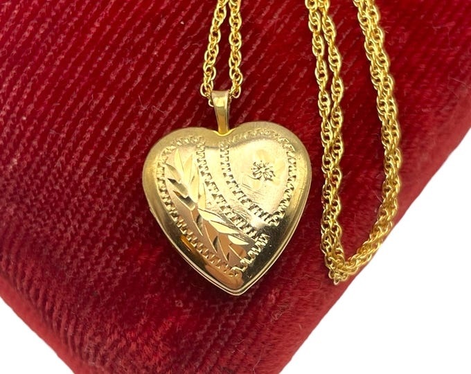 Heart Locket Necklace - Vintage 14K Gold Filled Heart PPC Locket Pendant 14K GF Chain Small Petite Etched Flowers Leaves Photo Charm Jewelry