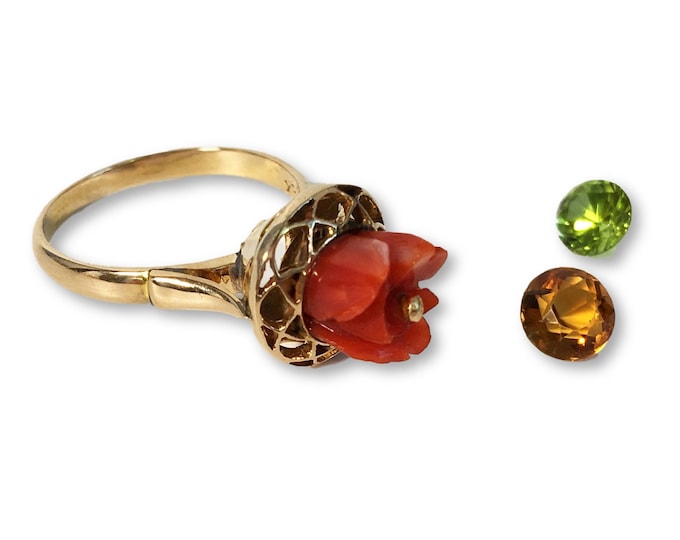 Vintage 18K Gold Ring with Carved Coral Flower - Statement Cocktail Ring Raised Ornate Filigree Setting - 18K Gold Antique w/ Floweret