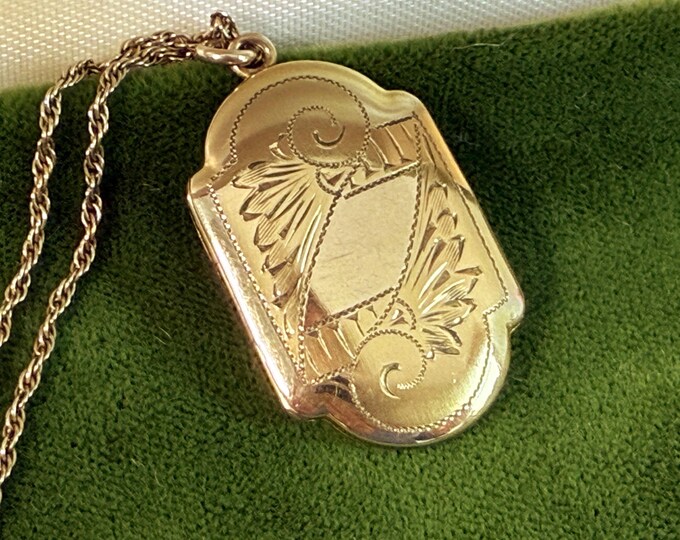 Vintage 14K Gold Fill Locket Necklace: Etched Photo Charm, Cheever Tweedy CT