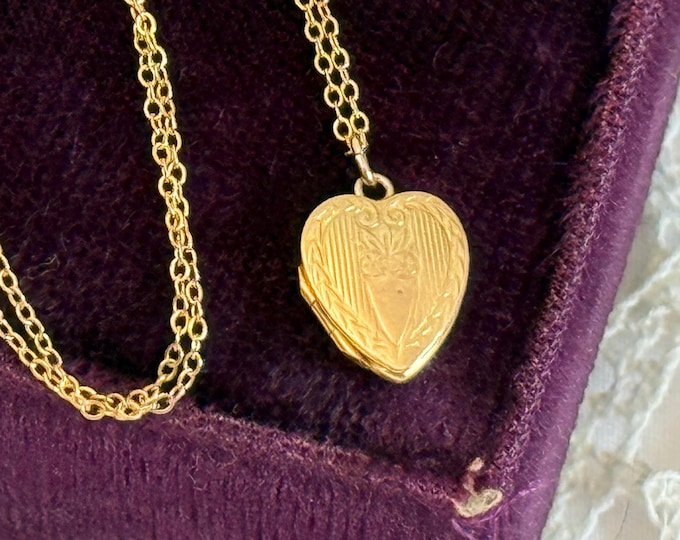 Vintage 10K Yellow Gold Petite Etched Heart Locket on 10K Gold Chain - Bates & Bacon - Small Tiny 2 Photo Necklace for Baby / Young Child
