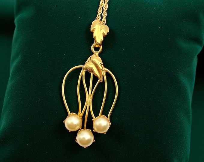 Vintage Pearl Leaf Gold Filled Pendant Necklace – Mid Century Modern