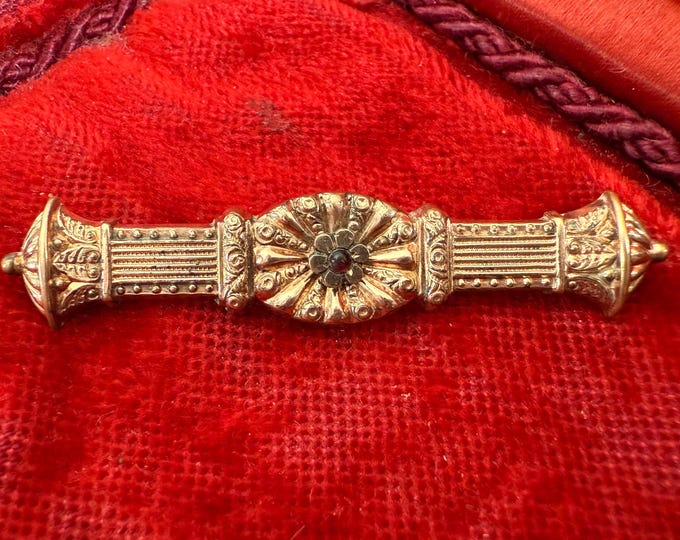 Victorian Gilded Age Brooch: Ornate Red Cabochon Bar Pin