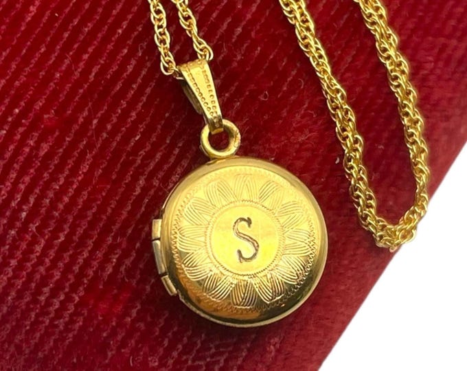 Vintage 12K Yellow Gold Filled Etched Round Locket - Letter S Monogram 14K GF Chain BAB Ballou Hallmark Circle Retro Photo Pendant Necklace
