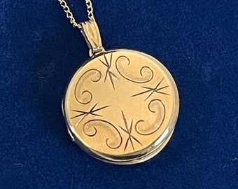 Vintage Gold Filled Round Locket Necklace - Etched Photo Charm Pendant on 14K GF Chain - Engraved Angel I Love You - Estate Jewelry