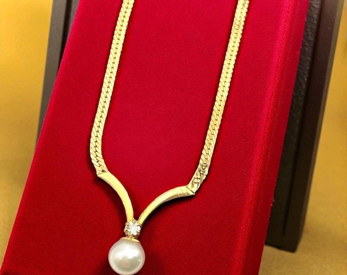 Vintage 14K Gold Filled Pearl Pendant Necklace: Rhinestone Accent