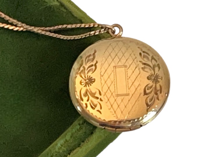 Vintage Gold Filled Etched Locket Necklace 12K GF Chain D & C Co Hallmark - Large Round Floral Flower w/ 2 Photo Wells - Estate Jewelry