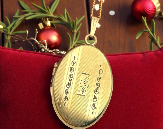 Vintage 12K Gold Filled Locket Necklace: Etched Oval Monogram Letters AH Pendant