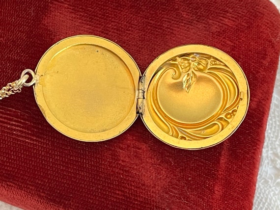 Vintage Round Art Nouveau Locket Engraved “Theres… - image 7