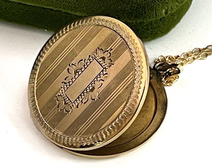 Vintage Etched and Engine Turned Round 12K Gold Filled Locket Necklace on 14K GF 18” Chain - R&G Co La Mode 2 Photo Pendant - Estate Jewelry