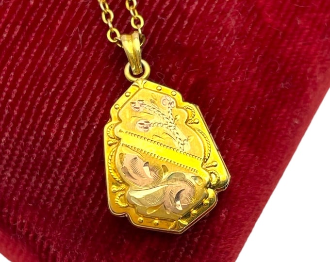Vintage 12K Gold HAYWARD Shield Locket Necklace - Etched Sweetheart Retro 1940s WEH Photo Pendant Pink Yellow GF Chain Gift for Her