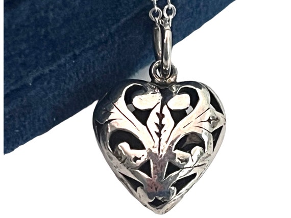 Vintage Openwork Sterling Silver Heart Locket - U… - image 2