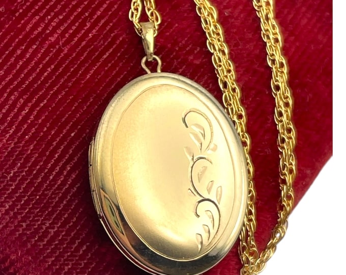 Vintage 14K Gold Filled Oval Locket Necklace - 14K GF Etched Hallmark - Hallmarked Pendant Photo Charm Remembrance Jewelry Gift for Her Love