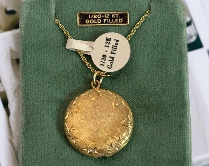 Vintage 12K Gold Filled Round Locket Etched Flower & Brushed Finish - New Old Stock - 12K GF Necklace Ca 1940s - 2 Photo JMF Fisher Company