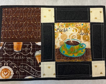quilted mug rugs, mug rug with pocket, quilted mug mat, snack mat with pocket