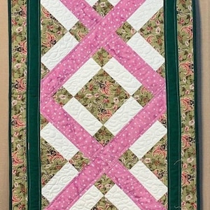 Quilted table runner, handmade table runner, summer table runner