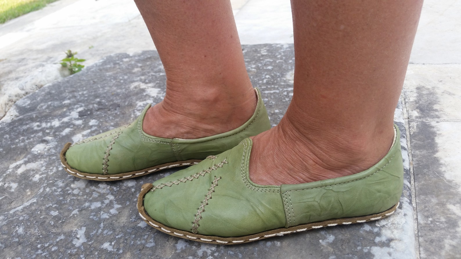 ballet flat  handcrafted leather | renaissance | medieval slipper | driving shoe | lady janes | on my feet all day | no smell |