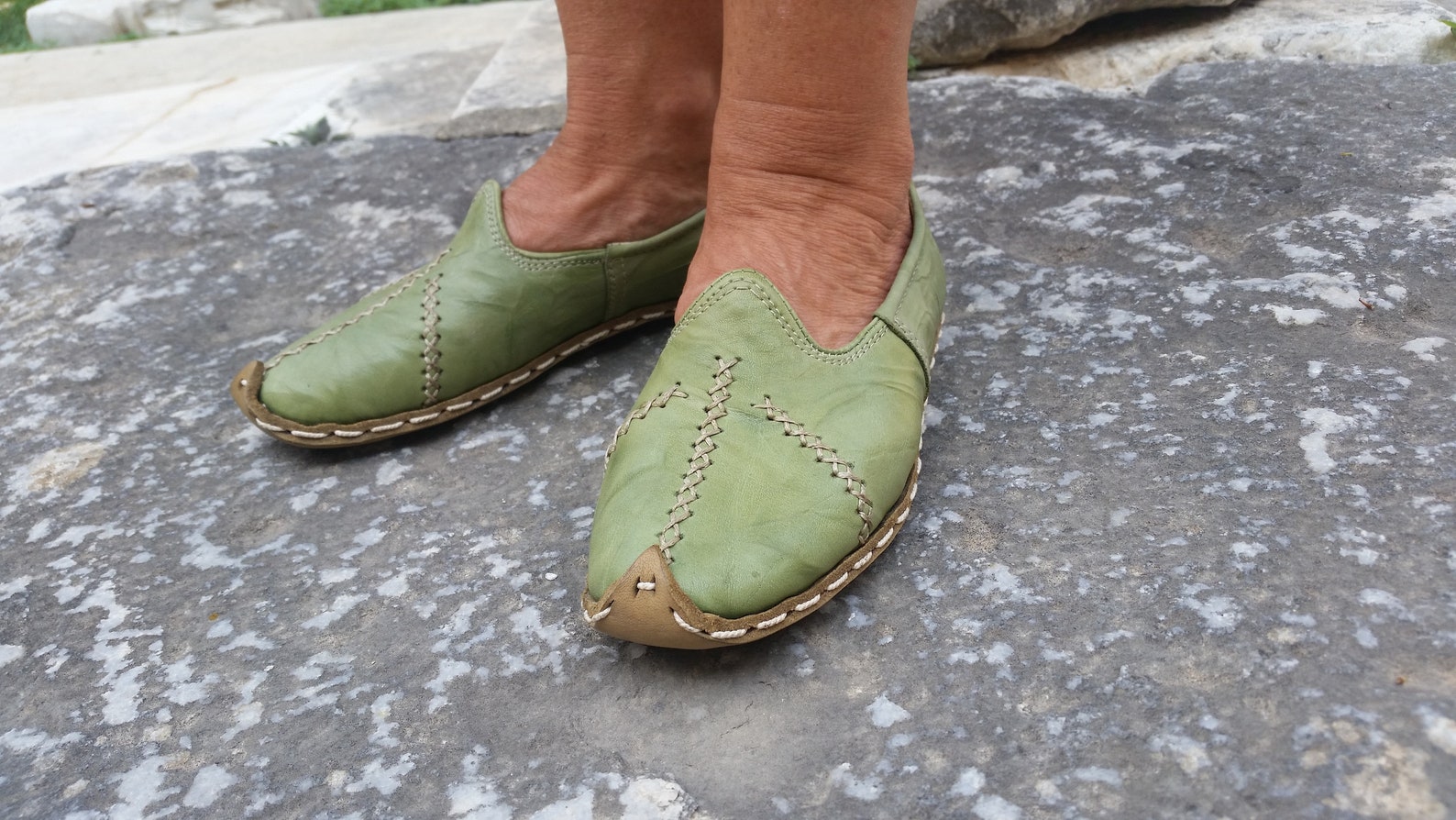 ballet flat  handcrafted leather | renaissance | medieval slipper | driving shoe | lady janes | on my feet all day | no smell |