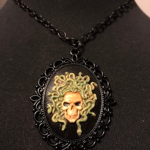 Cameo Collection - Necklace - Medusa