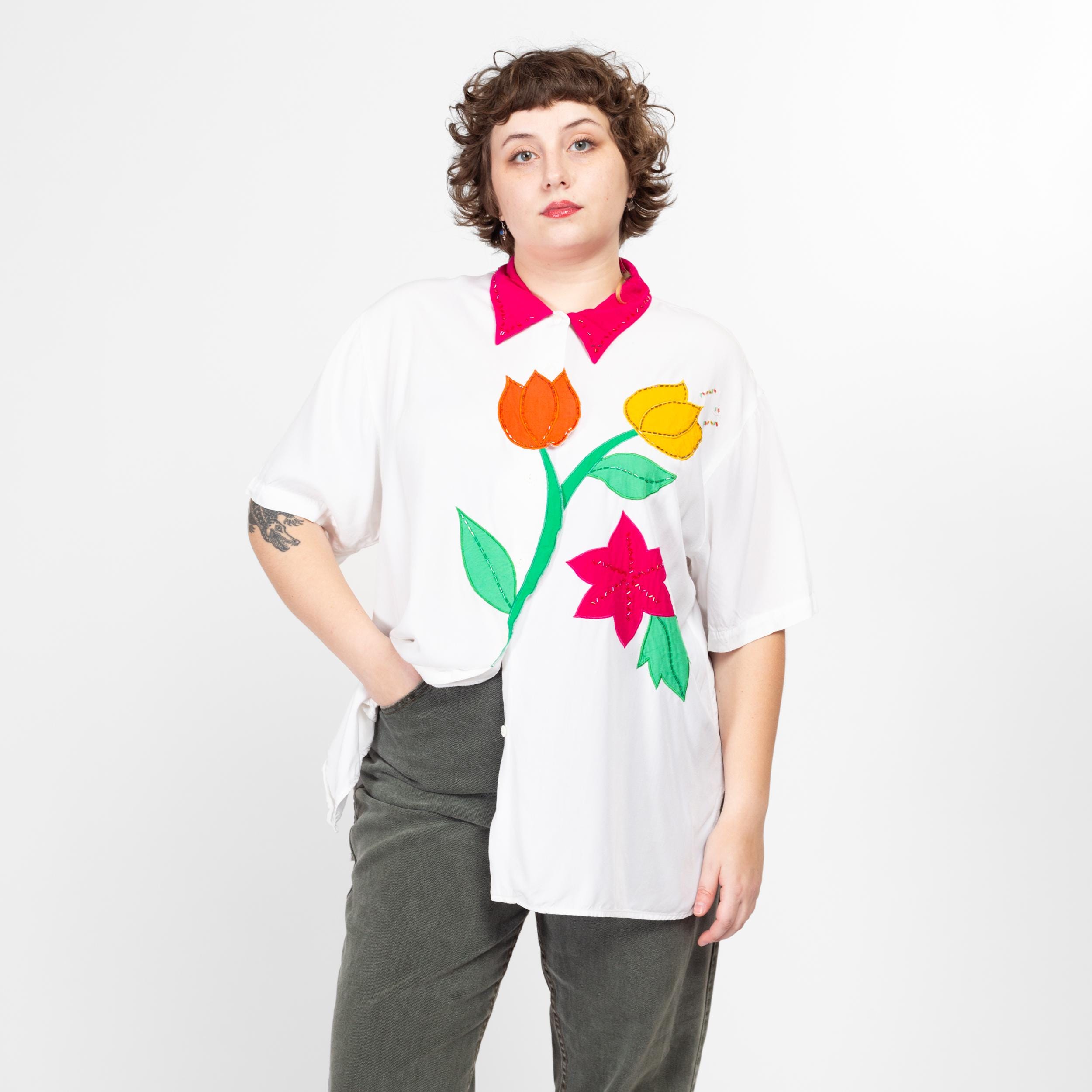 【Sugar】Tulip Blouse 2X 90s Tulip Floral Applique Novelty Blouse | Vintage White