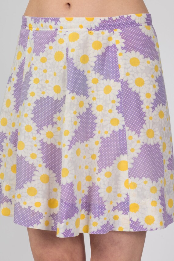 Medium 70s Handmade Daisy Floral Mini Skirt 30" |… - image 6