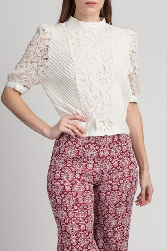 Medium Vintage White Lace Pintucked Cropped Blous… - image 3