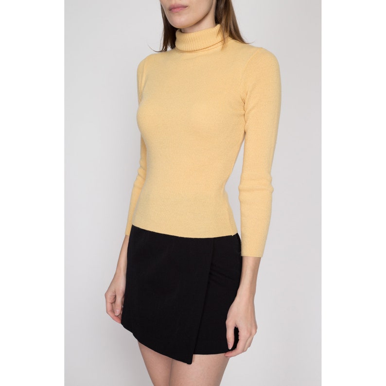 XS 70s Butter Yellow Lightweight Turtleneck Sweater Vintage Fitted Knit Pullover image 4