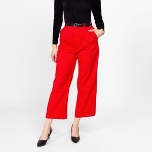 Kleine 80er Jahre Rote High Waisted Straight Leg Hose 26.5&quot; | Vintage Plissee Ankle Hose