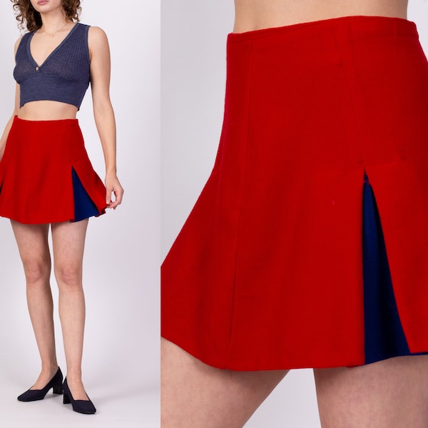 Mini jupe de pom-pom girl rouge des années 70 moyenne, 28" | vintage Peekaboo plissée taille haute uniforme mini-jupe