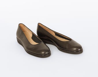 Bailarinas vintage Ferragamo de piel negra de los años 90 - Talla 5 / Zapatos de tacón bajo con cuña y punta redondeada de diseñador