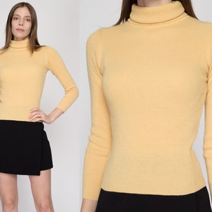 XS 70s Butter Yellow Lightweight Turtleneck Sweater Vintage Fitted Knit Pullover image 1