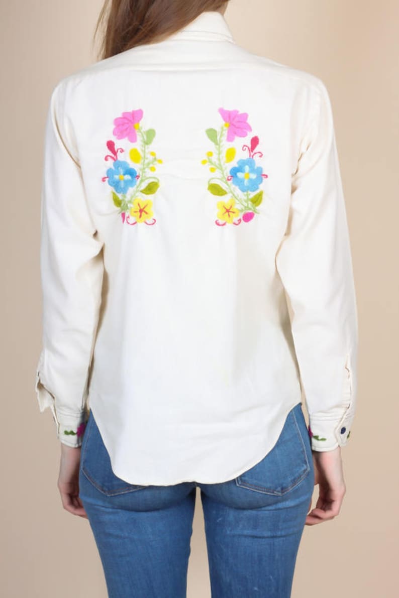 Medium 70s Embroidered Button Up Shirt Vintage Boho Floral Collared Hippie Top