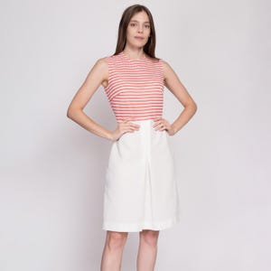 Small 60s Red & White Mod Mini Dress | Vintage Knit Two Tone Retro Knee Length Sleeveless Dress