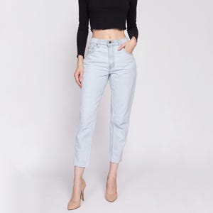 Small Vintage Levis 551 High Waisted Mom Jeans 28&quot; | 80s 90s Levi&#39;s Light Wash Denim Relaxed Fit Tapered Leg Jeans