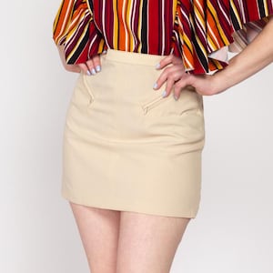 Medium 90s Beige Zipper Pocket Mini Skirt 28&quot; | Vintage Minimalist A Line Miniskirt