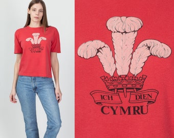 70s Welsh Hearldic Badge Cropped T Shirt Large | Vintage Faded Red Prince Of Wales Feather Crest Graphic Tee