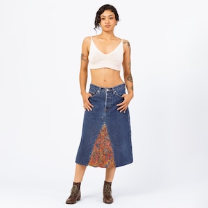 Vintage 90er Jahre French Accessoire Denim & Paisley Midi Rock - S bis Mittel, 71 cm Taille | Überarbeiteter A-Line Upcycled Jeansrock mit Split-Panel
