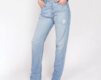 Med-Lrg 90s Guess Light Wash Distressed Jeans | Vintage Mid Rise Denim Tapered Leg Boyfriend Jeans