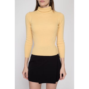 XS 70s Butter Yellow Lightweight Turtleneck Sweater Vintage Fitted Knit Pullover image 2