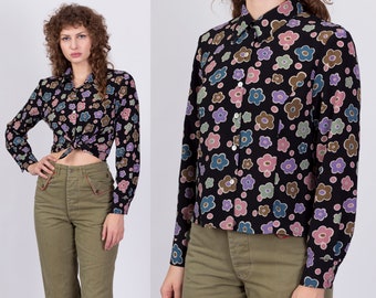 Medium 90s Flower Power Button Up Top | Vintage 60s Style Black Floral Long Sleeve Collared Shirt