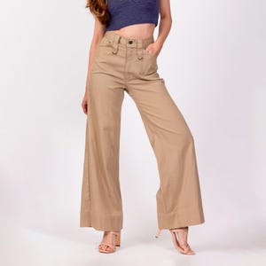 Pantalones acampanados de sarga caqui de cintura alta de los años 70 - Extra pequeño, cintura de 61 cm / Pantalones acampanados hippies vintage H.I.S.