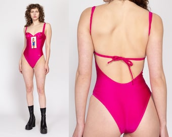 Kleiner 80er Jahre Hot Pink Badeanzug mit tiefem Rücken und hoher Hüfte Neu mit Etikett | Vintage Perlen einteiliger Badeanzug