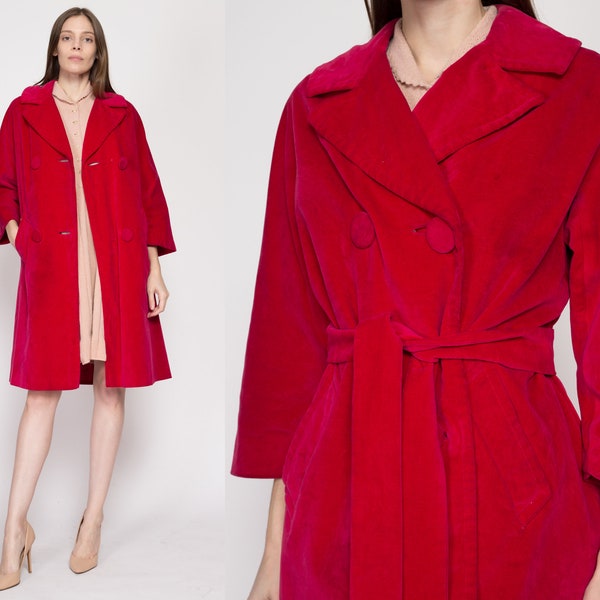 Moyen 50s 60s Marguerite Rubel Hot Pink Velvet Swing Coat | Veste mi-longue rétro vintage à double boutonnage et ceinture