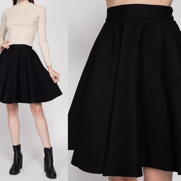Mini-jupe circulaire en feutre noire des années 60 | Minijupe gothique rétro taille haute vintage des années 1960