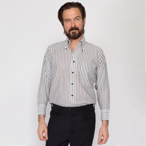 Medium 70s Grey & White Striped Collared Shirt | Vintage Pointed Collar Long Sleeve Button Up Top
