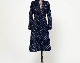 Vestido camisero midi azul marino vintage de los años 70 - Talla S / Vestido de secretaria de manga larga con estampado geométrico de corazones