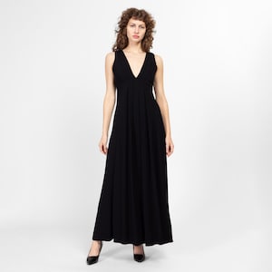 Small 90s Jessica McClintock Black Pinstriped Maxi Dress Size 6 | Vintage V Neck Sleeveless Pleated Formal Evening Gown, Wedding Guest Dress