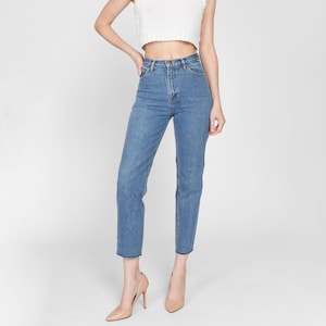 XS 90s Esprit High Waisted Cutoff Ankle Jeans 25&quot; | Vintage Medium Wash Denim Tapered Leg Mom Jeans