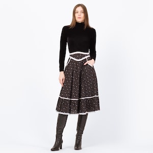 Vintage 70s Gunne Sax Black Calico Floral Prairie Skirt - Small, 26” Waist | Jessica's Gunnies Boho Lace Trim Cottagecore Midi Skirt