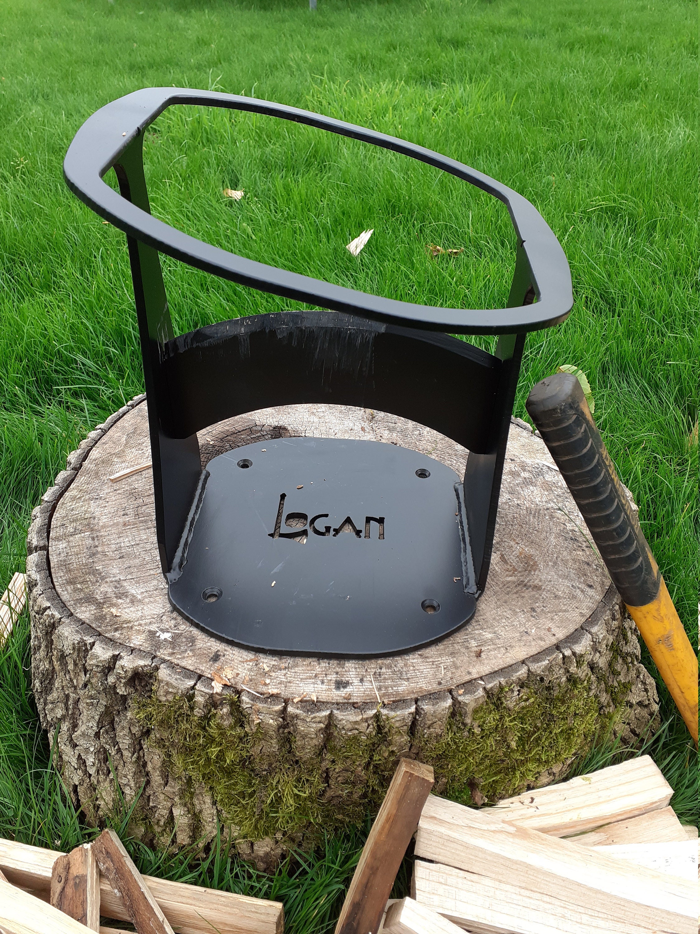 Norwegian log splitter outlet